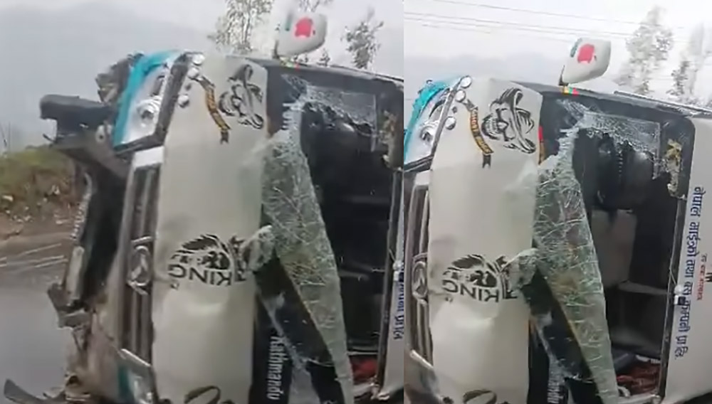 आदमघाटमा माइक्रोबस दुर्घटना, १२ जना घाइते