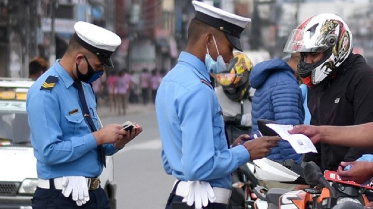 उपत्यकामा २४ घण्टामा ७२१ चालक ट्राफिक कारबाहीमा, तीव्रगतिमा सवारी चलाउने सबैभन्दा बढी