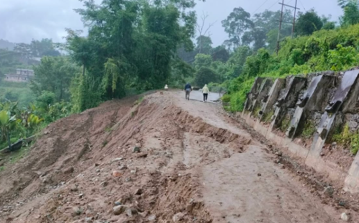 बाढीपहिरोले देशभरका मुख्य राजमार्ग प्रभावित, विभिन्न सडकखण्ड अवरुद्ध